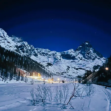 Chalet Fairway *